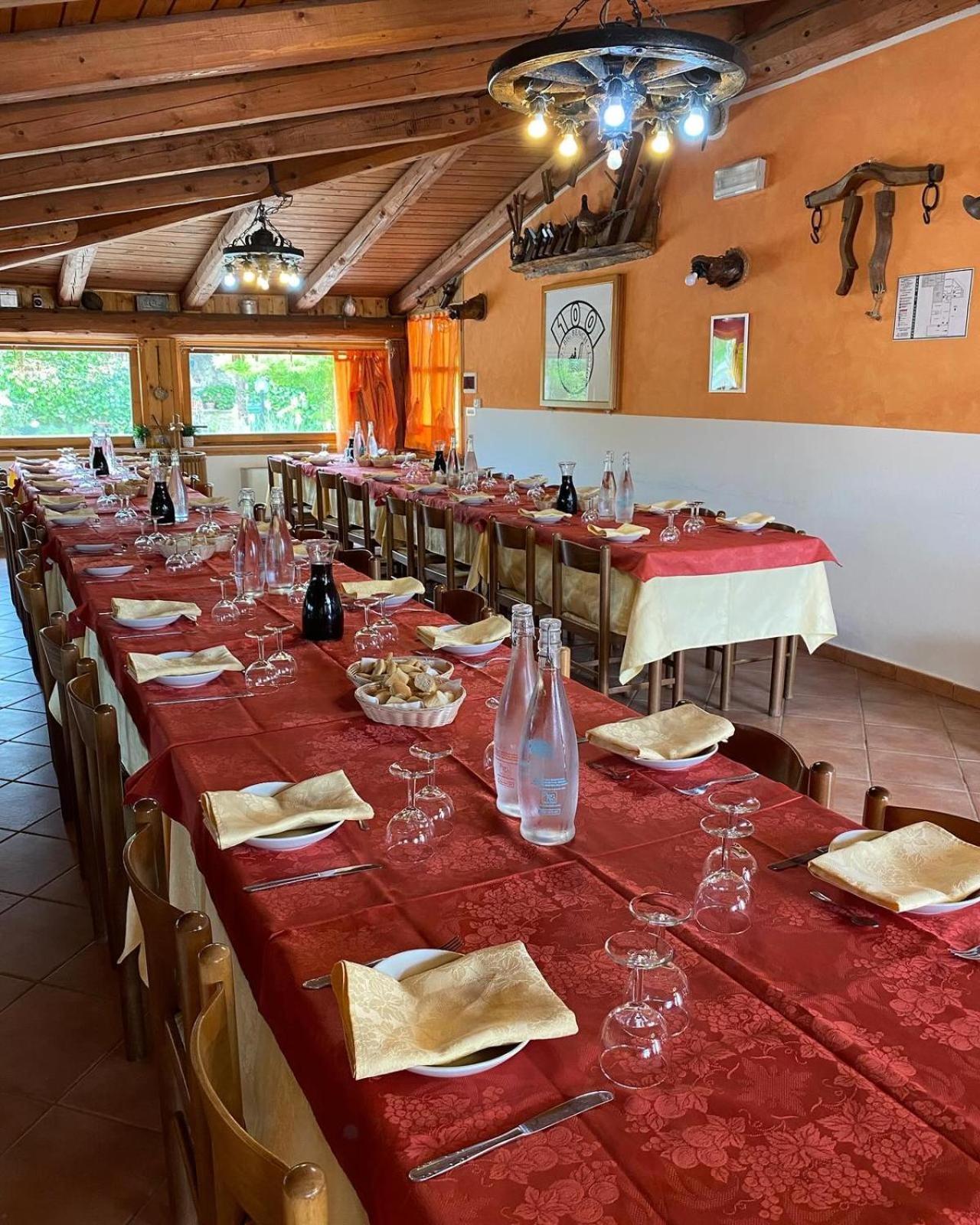 Agriturismo La Ruota Montelupo Albese Exterior foto